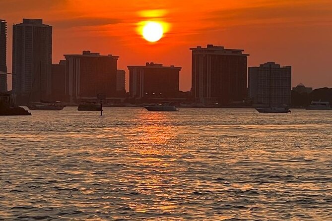 2-Hours Private Miami Boat Tour With Champagne - Price and logistics: value math beyond the headline $189