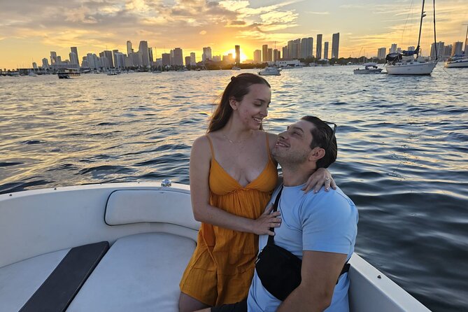 2 hrs Miami Private Boat Tour with Cooler, Ice, Bluetooth Stereo - Bayside, the Port of Miami, and the Venetian Causeway Pass-By