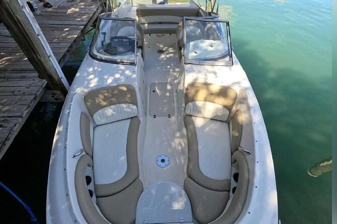 24 Ft Miami Bay: Private Boat, Gas Included , 6 people, Captained - Getting to the marina: the Miami River start (and why it’s slower)
