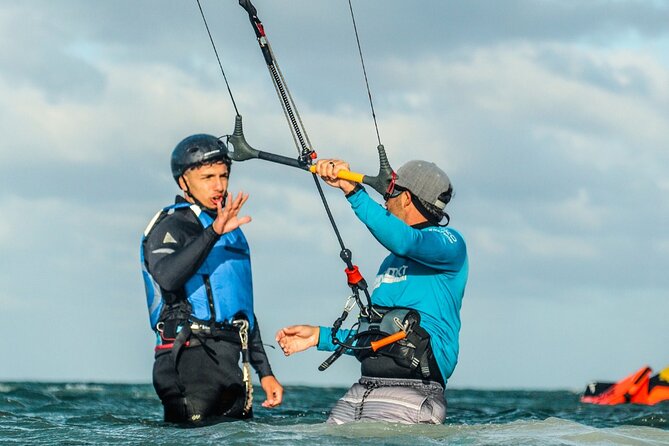 3 hour private Kiteboarding Lesson in Miami - The half-day schedule: 3 hours of practice inside 4.5 hours dock to dock