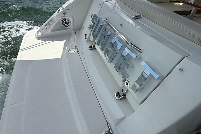 37 Ft Yacht Yacht for 2 or 4 hours, Bluetooth, In the Miami Bay - A private cruise that still feels easy