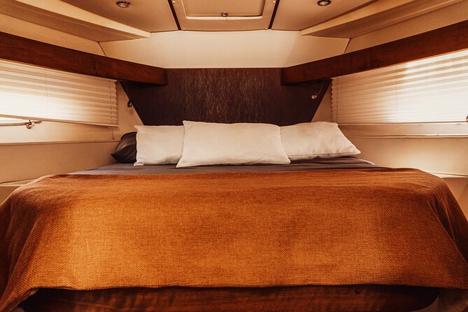 40' Sealine Cruise with Captain and Stew - Miami Beach and Star Island mansions: from Art Deco to million-dollar blocks