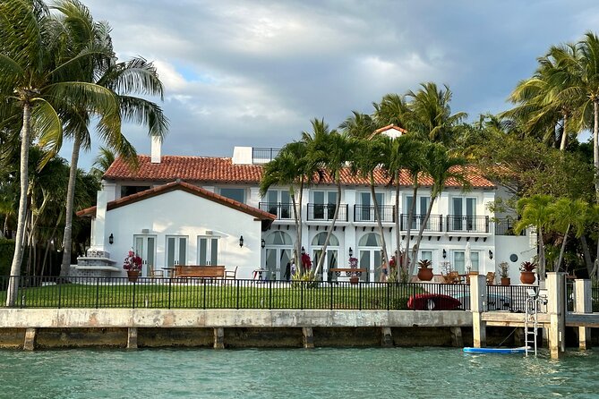 50' Private Yacht Experience in Miami for 12 people - Swim moments and sand bar time: what to expect in practice