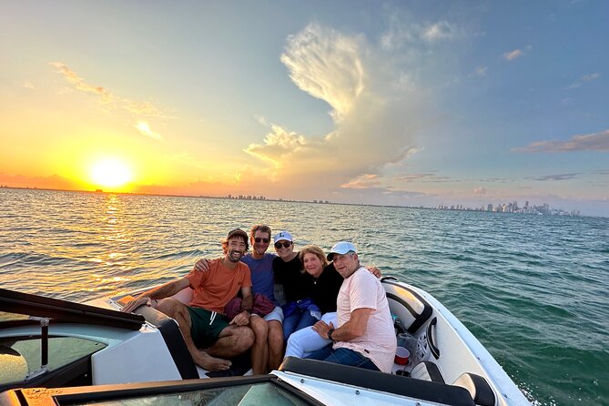 50' Private Yacht Experience in Miami for 12 people - Sound, drinks, and comfort: the onboard extras that matter