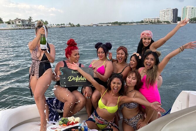 50ft Luxury Yacht Tour in Miami Beach Captain, Fun & Party! - Jungle Island: A Sight-by-Pass Stop