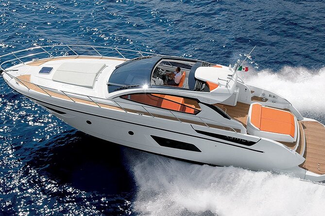 52' Azimut Yacht Charter - Key Points at a Glance