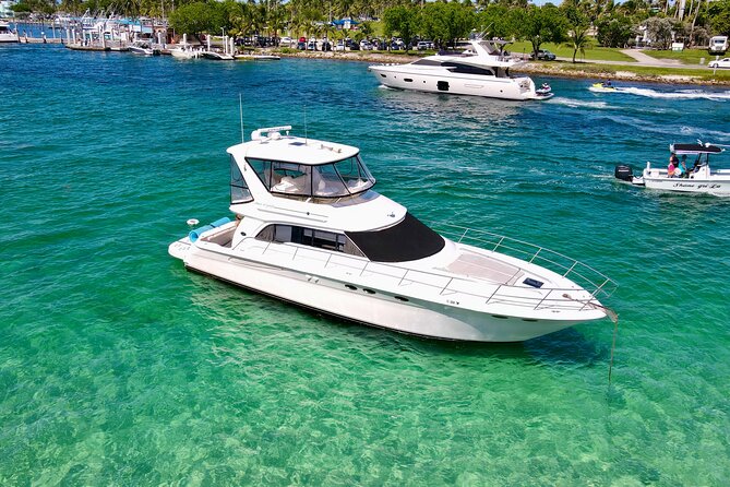 52' Yacht Rental in Miami Beach with Experienced Captain - Biscayne Bay Islands, Virgin Beaches, and the Sandbar Moment