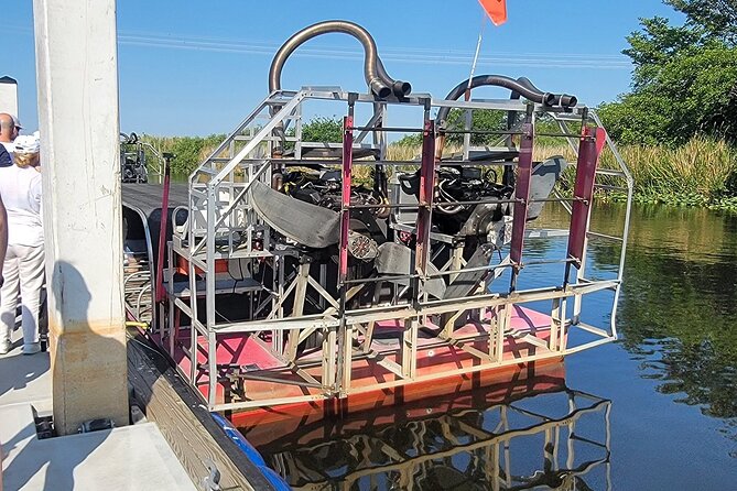 60 min. Everglades Airboat ride & pick-up ,small group +pro guide - What to watch for: group size, covered boats, and the communication style