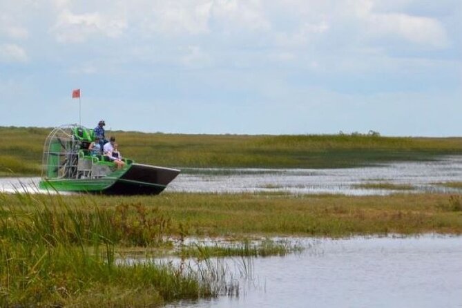 60 Minutes Small Group Everglades Airboat Ride in Miami - Alligator Lore and Local Guide Energy: Why the Hour Feels Worth It