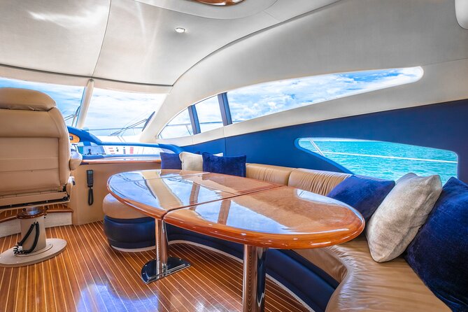 62' Azimut Yacht Charter - Meeting at Venetian Marina: start simple, not stressful