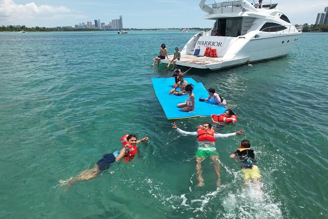 65ft Yacht Charter in Miami - What the Yacht Feels Like: Comfort + Party Setup
