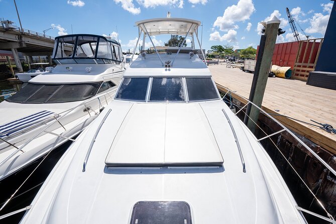 70ft + Free Hour | Miami Yacht Rental | 3 to 8 Hours | 13 ppl - Crew and communication: the part you should manage proactively