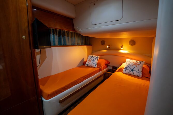 70ft + Free Hour | Miami Yacht Rental | 3 to 8 Hours | 13 ppl - Best fit: who should book this Miami yacht rental