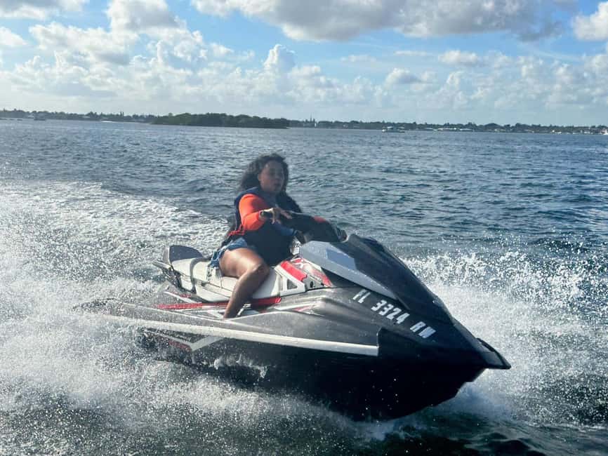 961 NW Seventh St Miami, FL 33136 Miami Jetski aventure #1 - Checking in at 961 NW Seventh St and finding Captain Andy
