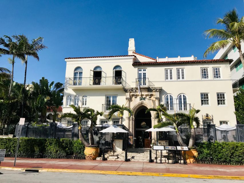 Art Deco Tour of South Beach in French - Official Miami Beach buildings: from grand facades to tiny time-travel details