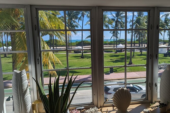 Award-winning Art Deco & Neon Lights Walking Tour in Miami Beach - Why This Walk Feels Worth $49 on a Tight Schedule