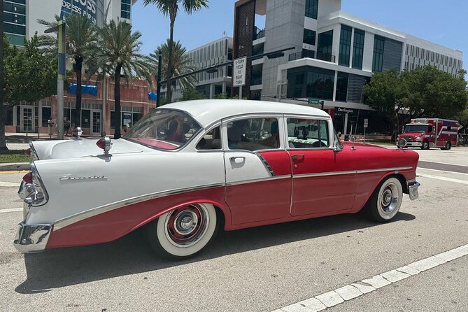 Classic Car Tour around Miami - Classic Car Touring Miami Beach at a Human Pace