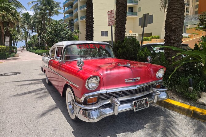 Classic Car Tour around Miami - Biscayne Bay Bridge Views: Where Boats Turn the City Into a Postcard