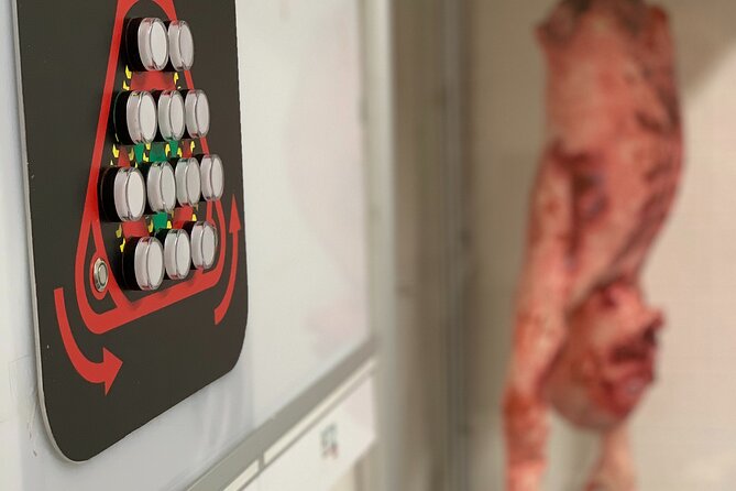 Escape room: Dr. Field's Mad Lab - How the game runs: briefing, clues, puzzles, and your escape attempt