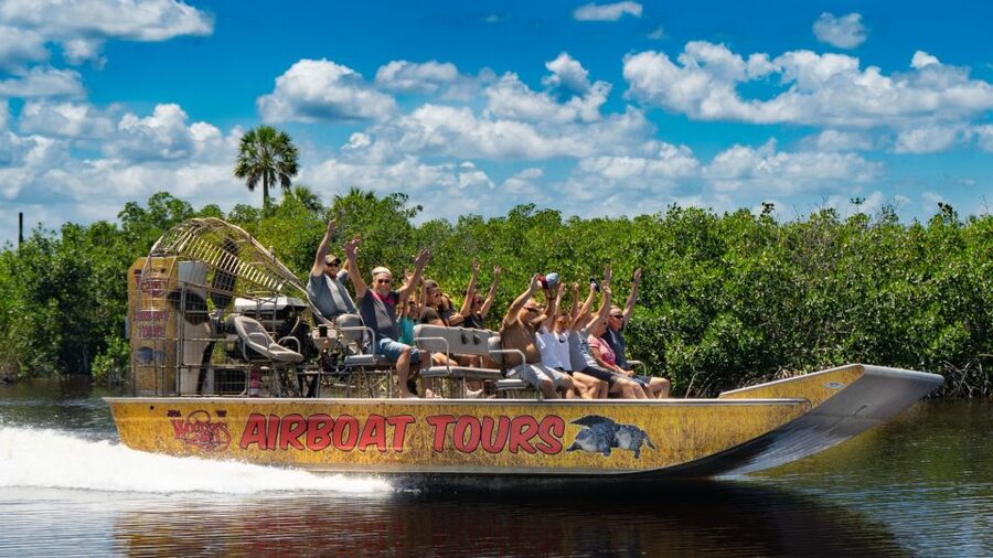 Everglades City: Guided Kayaking Tour and Airboat Ride - Meeting at Ivey House: the day’s flow from check-in to two tours