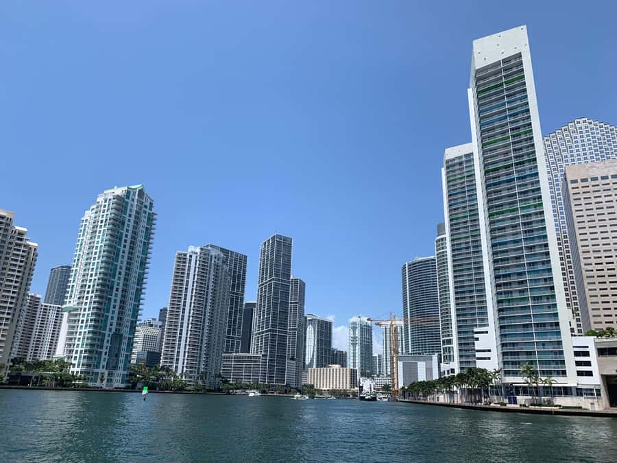 Hop-on Hop-off Water Taxi in Miami and Miami Beach - Venetian Islands: the celebrity-homes stretch