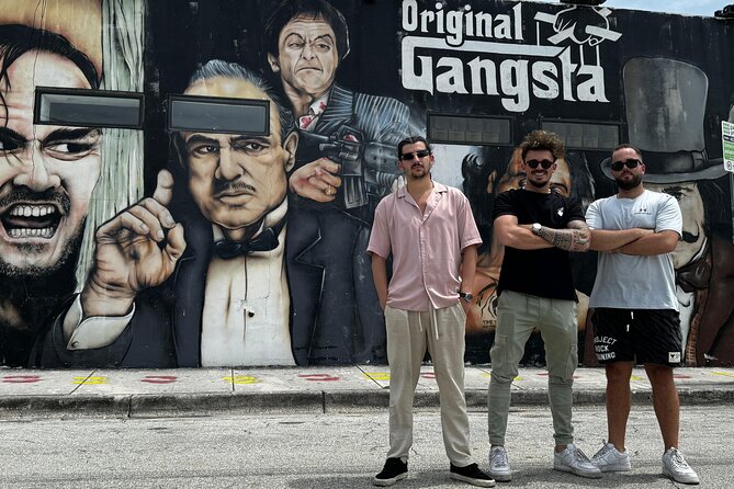 Influencer Experience (Wynwood and CityTour) Miami - Miami Window Washers: A Quirky Photo Stop You’ll Remember