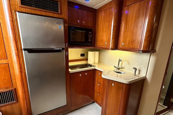 Island Fun Yacht Rental in Miami Beach - Crew, Communication, and What Can Go Wrong