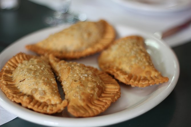 Little Havana Food and Walking Tour in Miami - Havana Classic Cigar: watch Cuban cigars made the old way