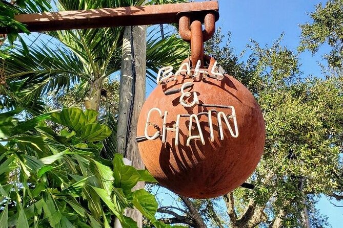 Little Havana Walking Tour for History Buffs - Futurama 1637 Art Building: Why Artists Matter Here