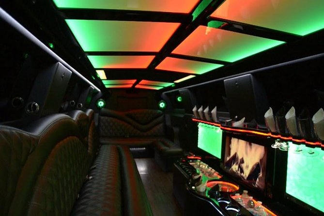 Luxury Party Bus Limo in Miami - Should you book DreamRide for your Miami group night?