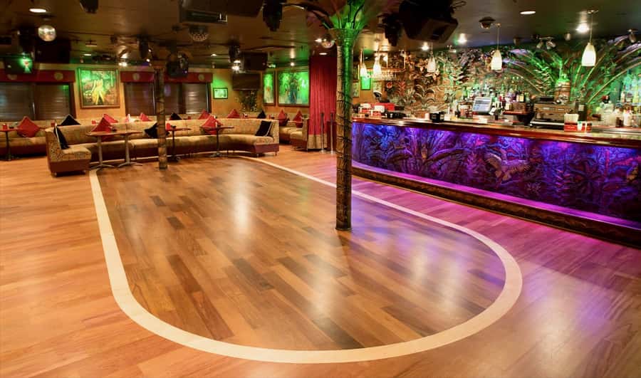 Mango's Miami: Salsa Lessons, Mojitos, Bites & Live Music - From lessons to nightclub: what changes at 10pm