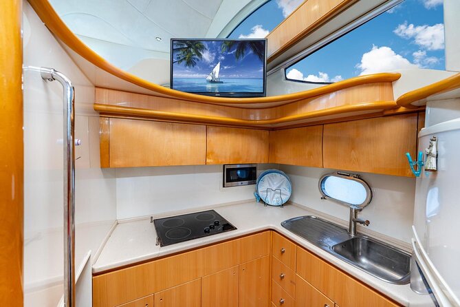 Miami 2 Hours Private Yacht Tour for 13 ppl on a 50 ft Yacht - Meeting Point, Tides, and the One Rule That Trips People Up