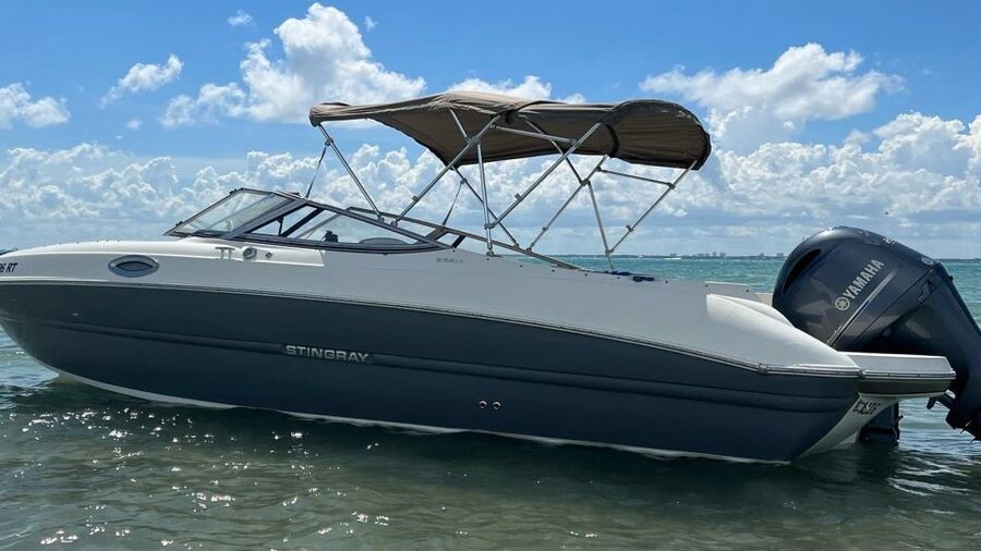 Miami: 24-Foot Private Boat for up to 8 People - Entering the Right Mode: Group Size and Who Will Enjoy This Most