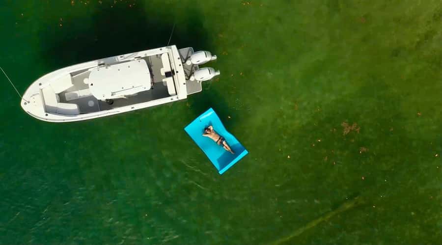 Miami: 4-Hour Island Hopping Boat Trip with Water Toys - The 23-ft Formula Thunderbird: fast rides, real comfort