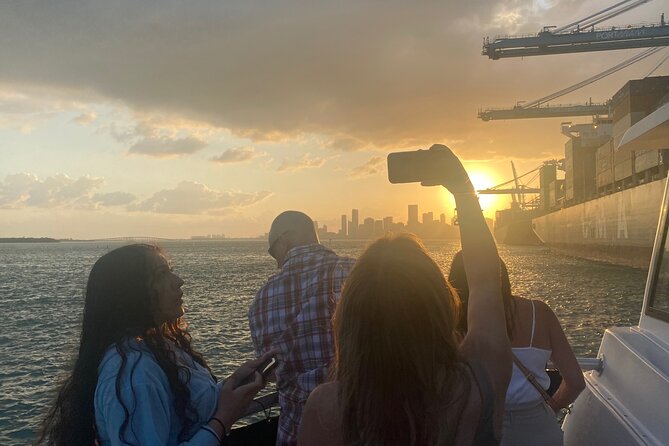 Miami 75 Min Boat Tour Biscayne Bay and Celebrity Homes Island - Deck time: music, comfort, and what the cash bar changes
