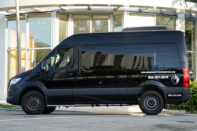 Miami Airport Executive Transfer Service - Choosing the right vehicle: sedan, SUV, limousine, and your comfort match