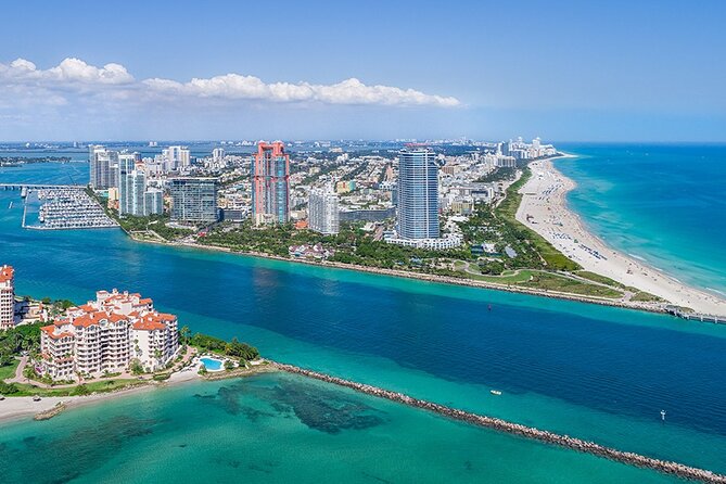Miami Airport Executive Transfer Service - The ride experience: air-conditioned comfort, bottled water, and clean cars