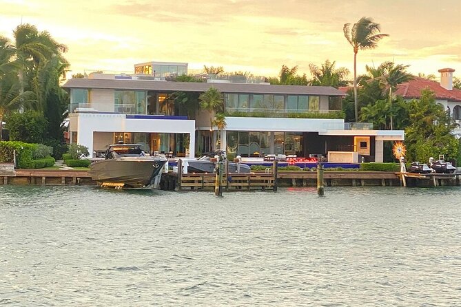 Miami and Bayside 90 min Cruise of Celebrity Islands - Where you board: Bayside Marketplace area makes it easy