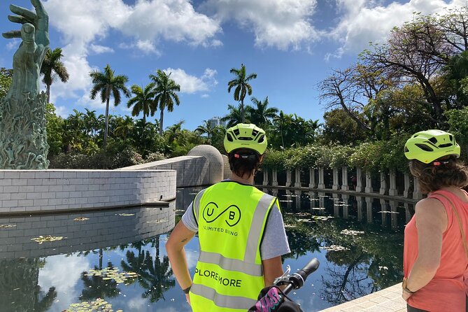 Miami Beach 2-Hour Electric Bike Tour - Ocean Drive: the famous start with Art Deco storytelling