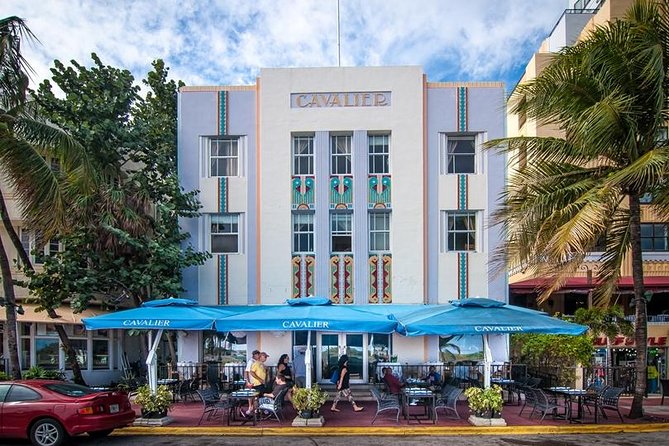 Miami Beach Art Deco Tour with Cocktails - Guide personalities that make or break a tour