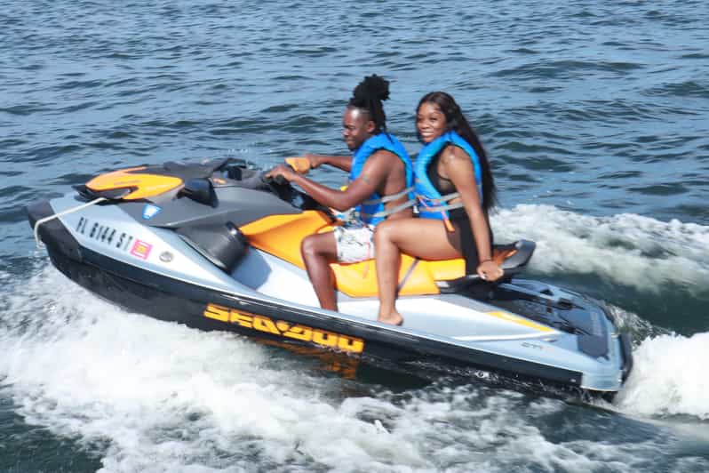 Miami Beach: Boat Ride and Jet Ski Rental - The speedboat intro cruise: Miami Bay views and waterfront famous-house spotting