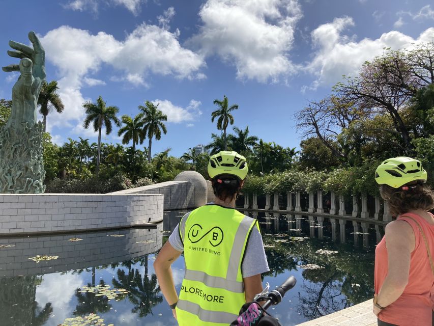 Miami Beach: City Highlights Guided Bike or eBike Tour - 850 Washington Ave to your first photo stop: getting rolling fast