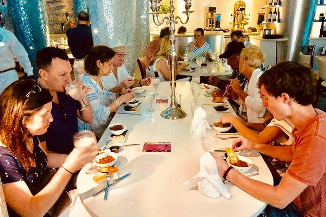 Miami Beach Food & History Tour In Sobe - Meeting on Washington Ave: how the 2.5 hours are set up