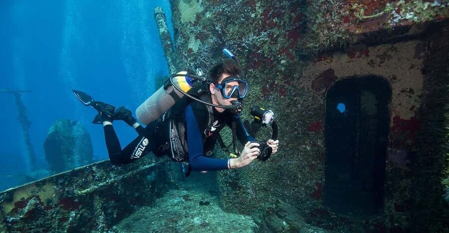 Miami Beach: Guided 2-Tank Reef and Wreck Dive Trip - Two 1-hour underwater sessions: how the timing works
