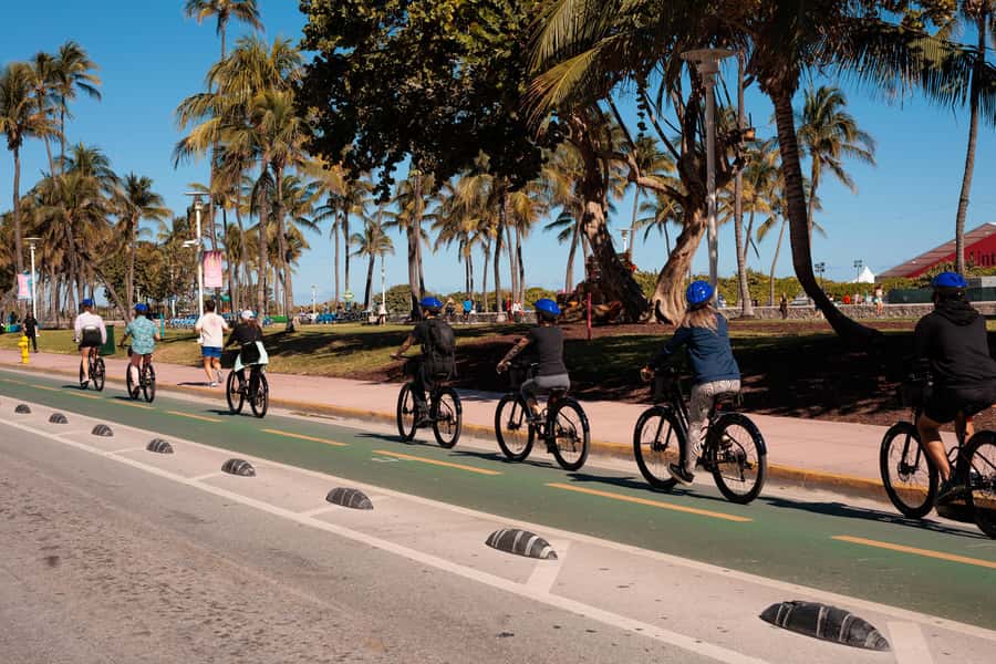 Miami Beach: Guided Bike Tour with Food Tasting (Adults) - Hidden neighborhood bites: when the tour turns into a real food crawl