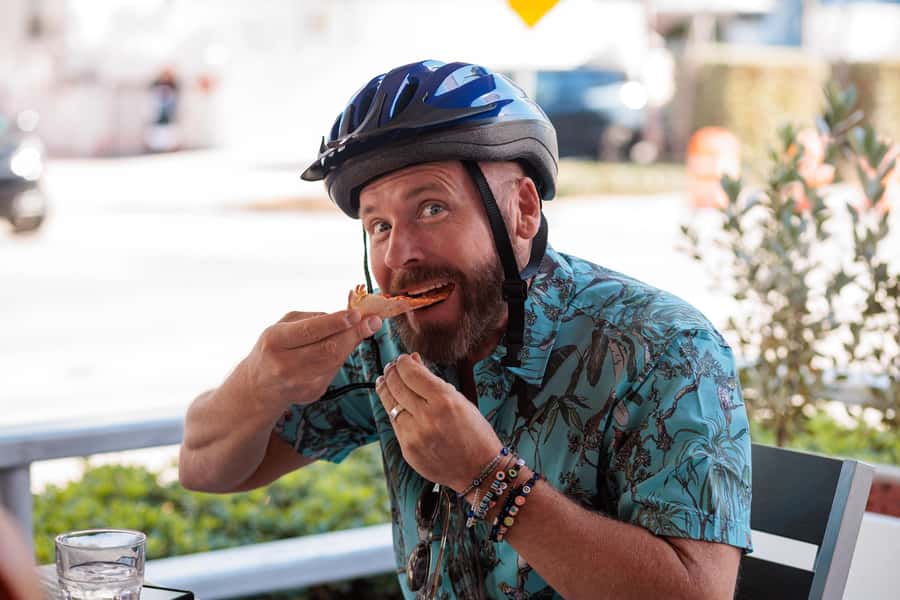 Miami Beach: Guided Bike Tour with Food Tasting (Adults) - Ocean Drive and the Versace Mansion: the Miami you came for