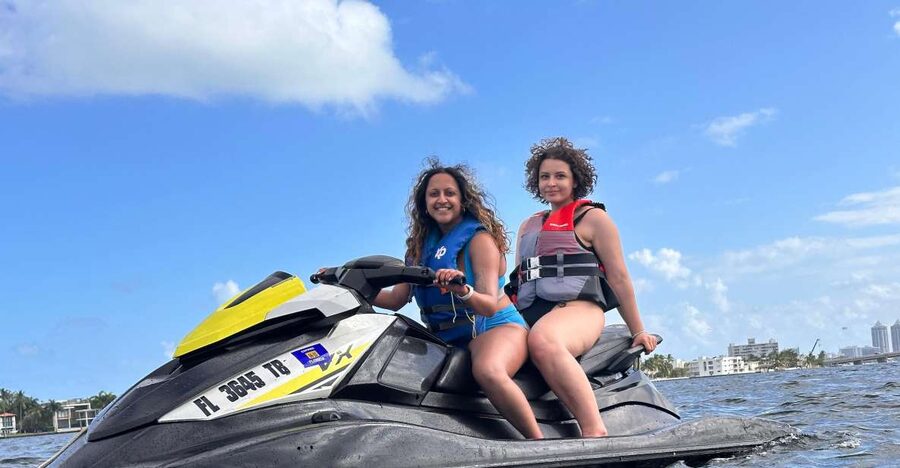 Miami Beach: Jet Skis and Boat Ride - The Miami Beach Bay boat ride: 20–30 minutes of scenery and music