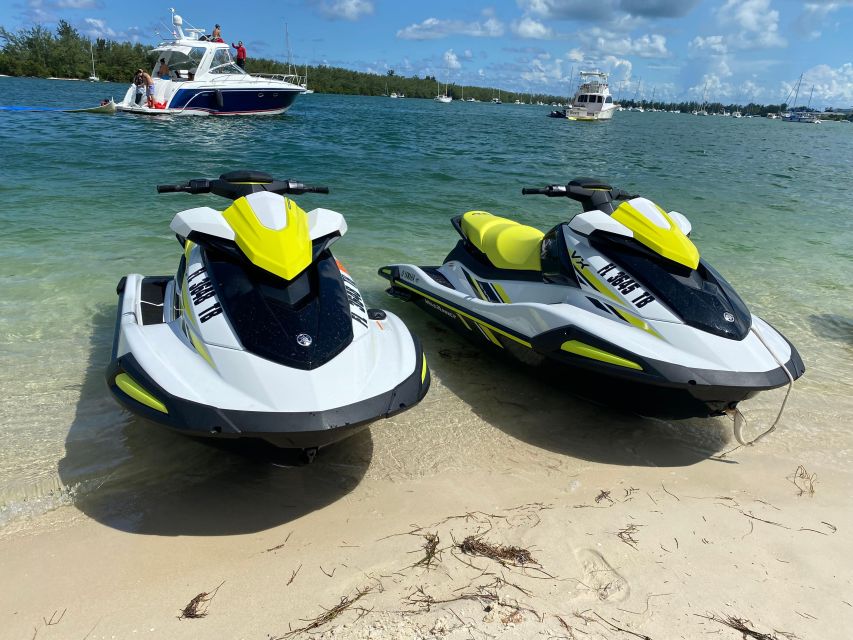 Miami Beach Jetskis + Free Boat Ride - Getting There: Meeting at 2400 Collins Ave (and Then Walking Across)