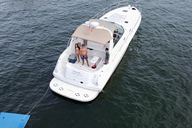 Miami Beach Luxury Yacht Adventure: Explore Stunning Coastline - Getting There: The Miami Beach Meeting Point and Boarding Reality