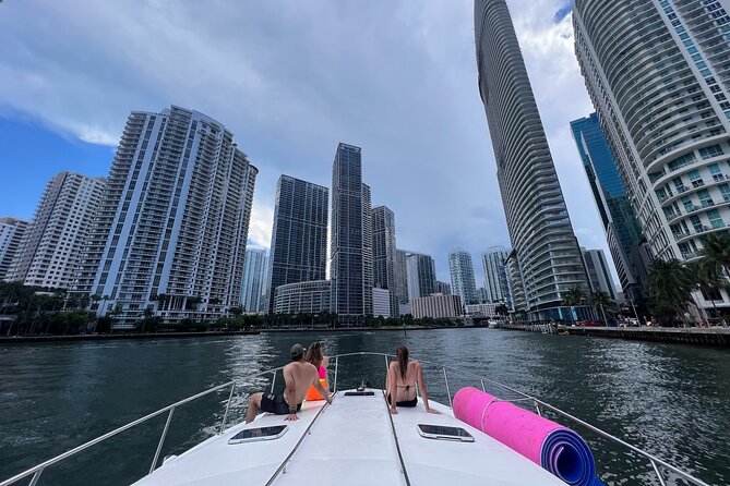 Miami Beach Luxury Yacht Adventure: Explore Stunning Coastline - What’s Included (and What You Should Bring Anyway)